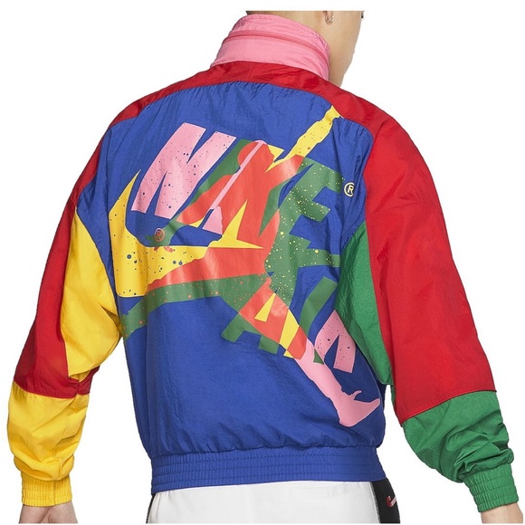 nike classic windbreaker